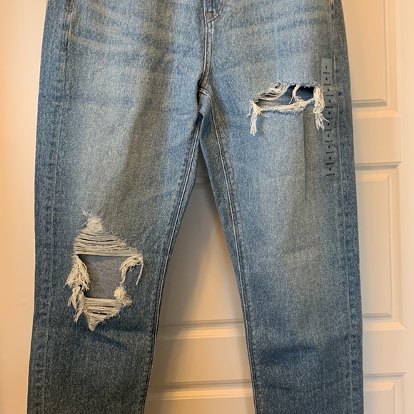 NWT American Eagle Mom Jeans - Picture 2 of 7